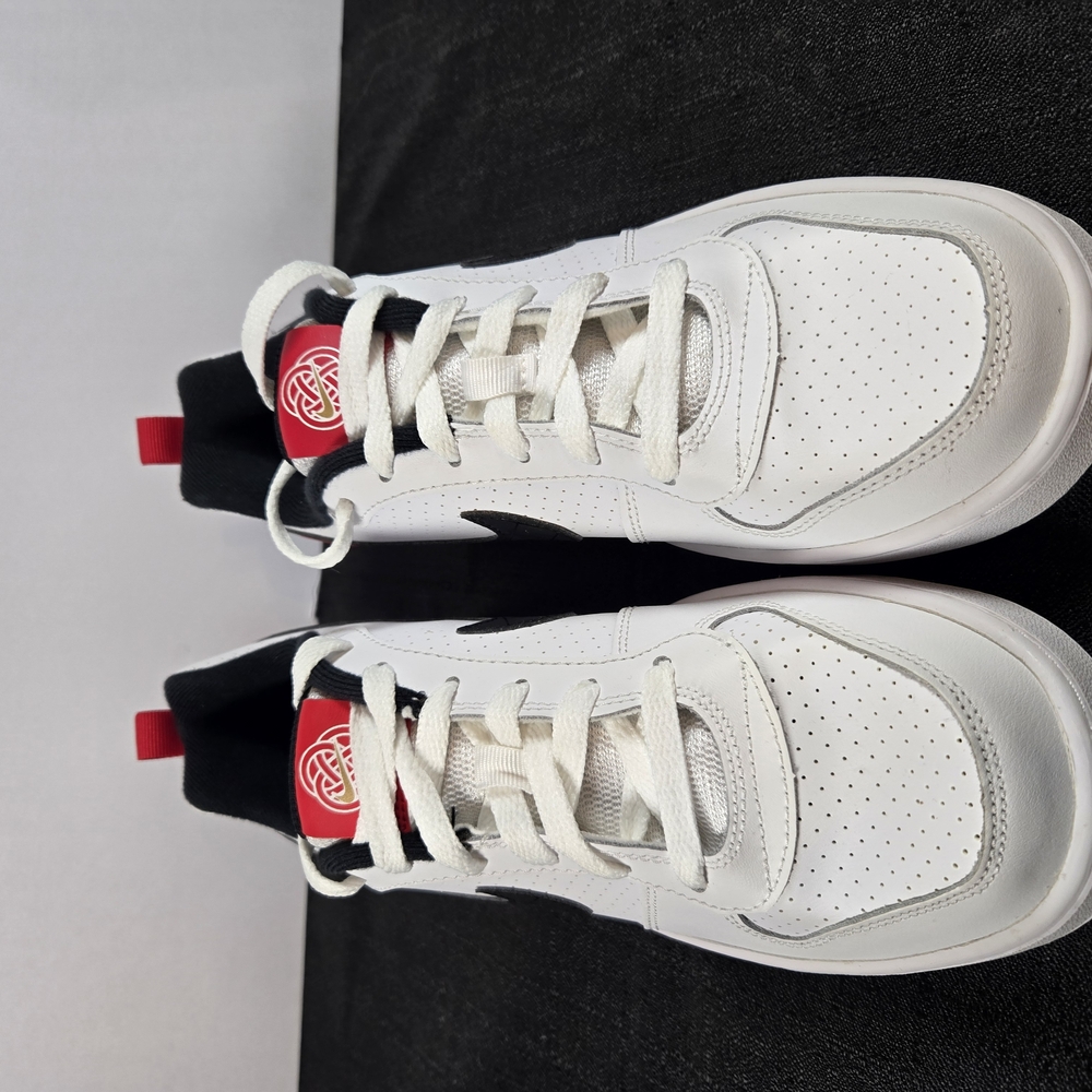 Nike White and Red Sneakers - Picture 5 of 7